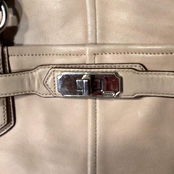 Coach Chelsea Jayden light tan leather shoulder bag - Picture 3 of 12